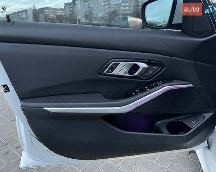 Білий БМВ 3 Серія, об'ємом двигуна 2 л та пробігом 105 тис. км за 26999 $, фото 12 на Automoto.ua