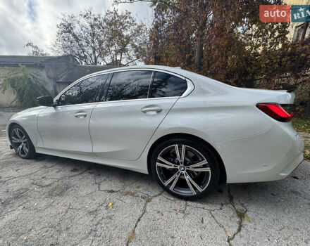 БМВ 3 Серия 2019 в Одессе на Automoto.ua Белый БМВ 3 Серия, объемом двигателя 2 л и пробегом 61 тыс. км за 35000 $, фото 24 на Automoto.ua