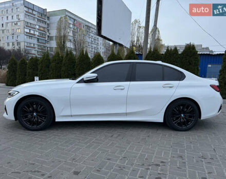Білий БМВ 3 Серія, об'ємом двигуна 2 л та пробігом 105 тис. км за 26999 $, фото 1 на Automoto.ua