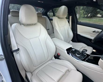 Білий БМВ 3 Серія, об'ємом двигуна 2 л та пробігом 205 тис. км за 25999 $, фото 34 на Automoto.ua