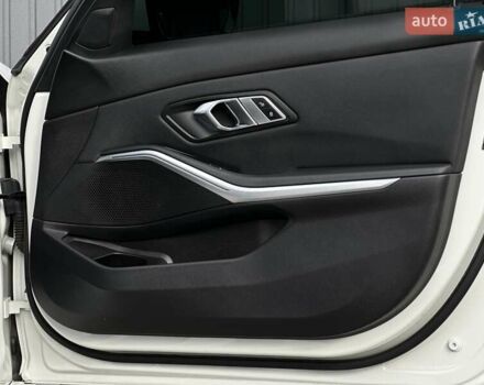 БМВ 3 Серия 2019 в Мукачеве на Automoto.ua Белый БМВ 3 Серия, объемом двигателя 2 л и пробегом 140 тыс. км за 24900 $, фото 44 на Automoto.ua