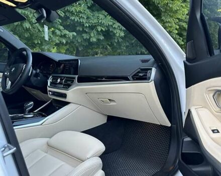 Білий БМВ 3 Серія, об'ємом двигуна 2 л та пробігом 205 тис. км за 25999 $, фото 32 на Automoto.ua