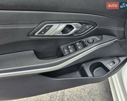 БМВ 3 Серия 2019 в Киеве на Automoto.ua Белый БМВ 3 Серия, объемом двигателя 2 л и пробегом 132 тыс. км за 25950 $, фото 22 на Automoto.ua