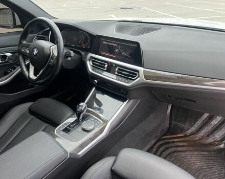 Білий БМВ 3 Серія, об'ємом двигуна 2 л та пробігом 112 тис. км за 29999 $, фото 17 на Automoto.ua