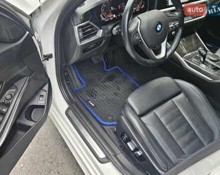 БМВ 3 Серия 2019 в Киеве на Automoto.ua Белый БМВ 3 Серия, объемом двигателя 2 л и пробегом 132 тыс. км за 25950 $, фото 18 на Automoto.ua