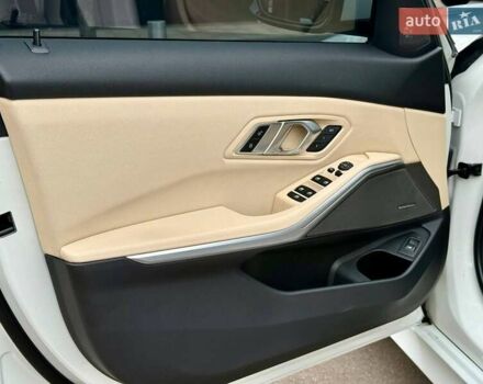 БМВ 3 Серия 2019 в Киеве на Automoto.ua Белый БМВ 3 Серия, объемом двигателя 2 л и пробегом 65 тыс. км за 29999 $, фото 17 на Automoto.ua