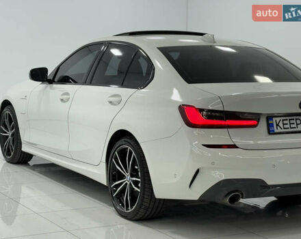 Білий БМВ 3 Серія, об'ємом двигуна 2 л та пробігом 29 тис. км за 35500 $, фото 11 на Automoto.ua