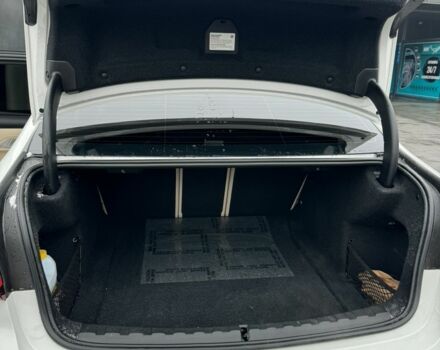 Білий БМВ 3 Серія, об'ємом двигуна 2 л та пробігом 52 тис. км за 31000 $, фото 6 на Automoto.ua