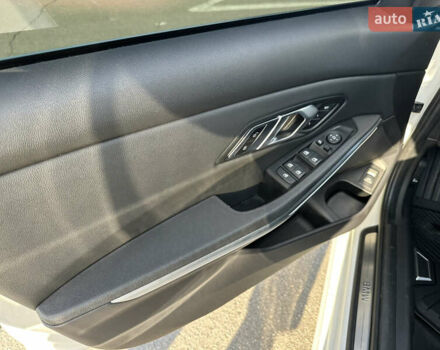 Белый БМВ 3 Серия, объемом двигателя 2 л и пробегом 64 тыс. км за 30500 $, фото 25 на Automoto.ua