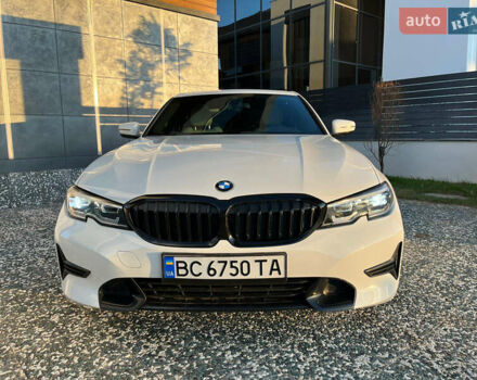 Белый БМВ 3 Серия, объемом двигателя 2 л и пробегом 74 тыс. км за 31000 $, фото 1 на Automoto.ua