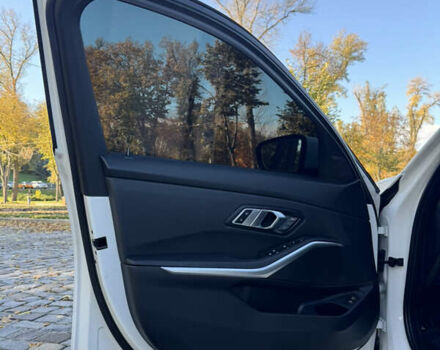 БМВ 3 Серія 2021 у Києві на Automoto.ua Білий БМВ 3 Серія, об'ємом двигуна 0 л та пробігом 23 тис. км за 28888 $, фото 37 на Automoto.ua