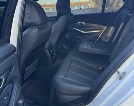 БМВ 3 Серія 2021 у Києві на Automoto.ua Білий БМВ 3 Серія, об'ємом двигуна 0 л та пробігом 23 тис. км за 28888 $, фото 43 на Automoto.ua