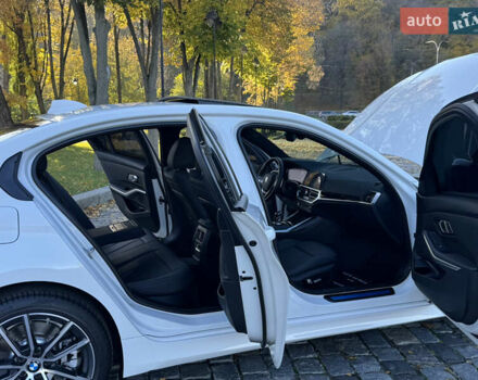 БМВ 3 Серія 2021 у Києві на Automoto.ua Білий БМВ 3 Серія, об'ємом двигуна 0 л та пробігом 23 тис. км за 28888 $, фото 58 на Automoto.ua