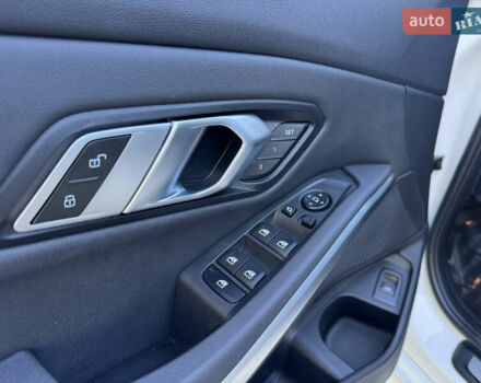 БМВ 3 Серія 2021 у Києві на Automoto.ua Білий БМВ 3 Серія, об'ємом двигуна 0 л та пробігом 23 тис. км за 28888 $, фото 38 на Automoto.ua