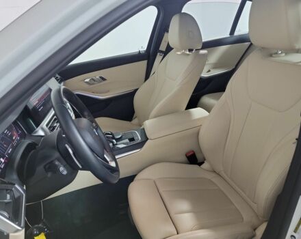 БМВ 3 Серія 2021 у Києві на Automoto.ua Білий БМВ 3 Серія, об'ємом двигуна 2 л та пробігом 5 тис. км за 24000 $, фото 8 на Automoto.ua