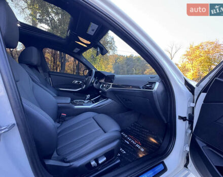 БМВ 3 Серія 2021 у Києві на Automoto.ua Білий БМВ 3 Серія, об'ємом двигуна 0 л та пробігом 23 тис. км за 28888 $, фото 47 на Automoto.ua