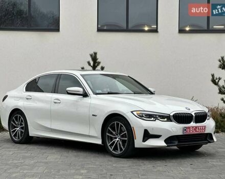 Белый БМВ 3 Серия, объемом двигателя 2 л и пробегом 177 тыс. км за 32400 $, фото 3 на Automoto.ua
