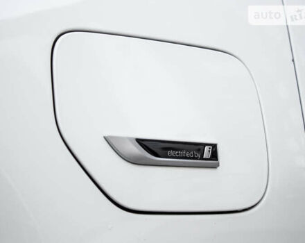 Белый БМВ 3 Серия, объемом двигателя 2 л и пробегом 24 тыс. км за 46000 $, фото 6 на Automoto.ua
