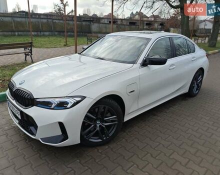 Белый БМВ 3 Серия, объемом двигателя 2 л и пробегом 95 тыс. км за 32500 $, фото 2 на Automoto.ua