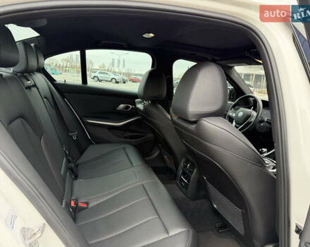 Білий БМВ 3 Серія, об'ємом двигуна 2 л та пробігом 122 тис. км за 29900 $, фото 26 на Automoto.ua