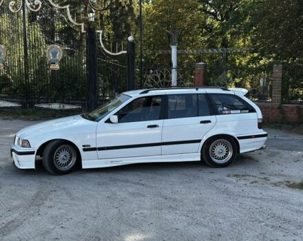 Белый БМВ 3 Серия, объемом двигателя 2.8 л и пробегом 326 тыс. км за 4350 $, фото 2 на Automoto.ua