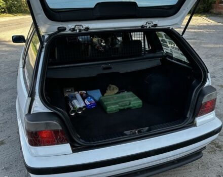 Белый БМВ 3 Серия, объемом двигателя 2.8 л и пробегом 326 тыс. км за 4350 $, фото 4 на Automoto.ua