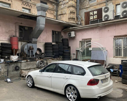 Белый БМВ 3 Серия, объемом двигателя 2 л и пробегом 370 тыс. км за 7000 $, фото 1 на Automoto.ua