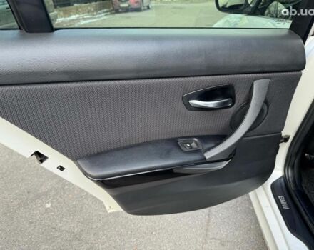 Белый БМВ 3 Серия, объемом двигателя 2 л и пробегом 340 тыс. км за 9290 $, фото 12 на Automoto.ua