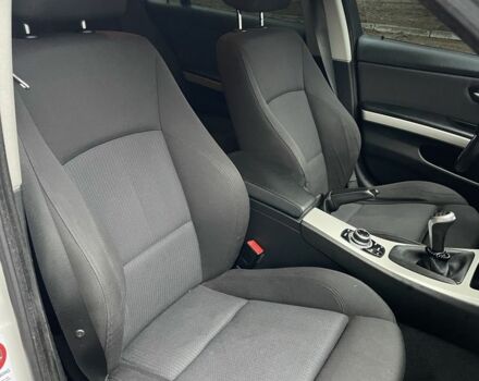 Белый БМВ 3 Серия, объемом двигателя 2 л и пробегом 335 тыс. км за 8500 $, фото 6 на Automoto.ua