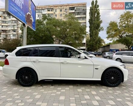 БМВ 3 Серия 2010 в Одессе на Automoto.ua Белый БМВ 3 Серия, объемом двигателя 2 л и пробегом 340 тыс. км за 8400 $, фото 7 на Automoto.ua
