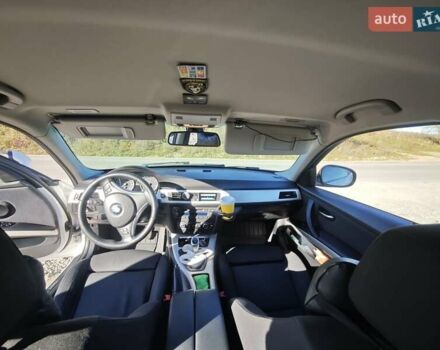 БМВ 3 Серия 2010 в Ивано-Франковске на Automoto.ua Белый БМВ 3 Серия, объемом двигателя 2 л и пробегом 335 тыс. км за 8800 $, фото 3 на Automoto.ua