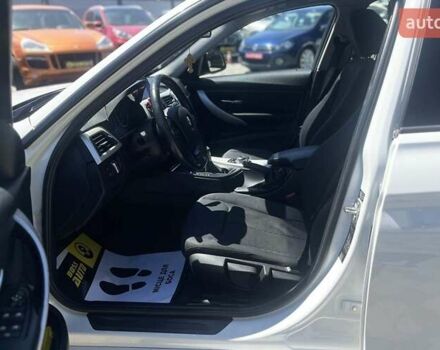 Белый БМВ 3 Серия, объемом двигателя 2 л и пробегом 305 тыс. км за 11200 $, фото 6 на Automoto.ua