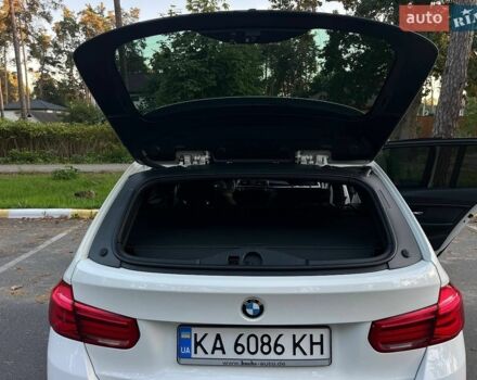 Белый БМВ 3 Серия, объемом двигателя 3 л и пробегом 270 тыс. км за 18650 $, фото 11 на Automoto.ua