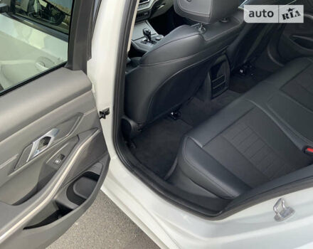 Білий БМВ 3 Серія, об'ємом двигуна 2 л та пробігом 140 тис. км за 25750 $, фото 12 на Automoto.ua