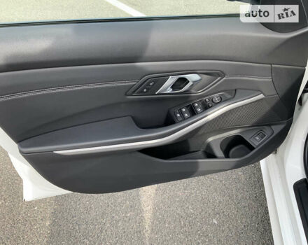 Білий БМВ 3 Серія, об'ємом двигуна 2 л та пробігом 140 тис. км за 25750 $, фото 7 на Automoto.ua
