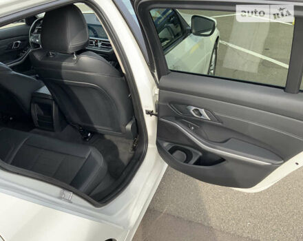 Білий БМВ 3 Серія, об'ємом двигуна 2 л та пробігом 140 тис. км за 25750 $, фото 9 на Automoto.ua