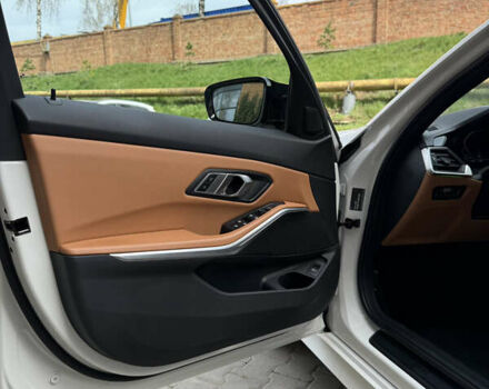 Белый БМВ 3 Серия, объемом двигателя 2 л и пробегом 101 тыс. км за 37000 $, фото 5 на Automoto.ua