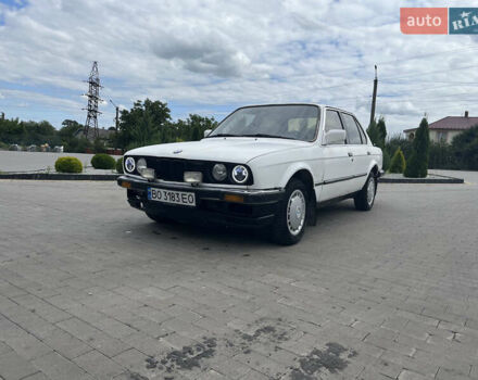 Белый БМВ 3 Серия, объемом двигателя 2.44 л и пробегом 324 тыс. км за 2200 $, фото 1 на Automoto.ua