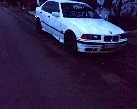 Белый БМВ 3 Серия, объемом двигателя 1.6 л и пробегом 250 тыс. км за 1200 $, фото 1 на Automoto.ua