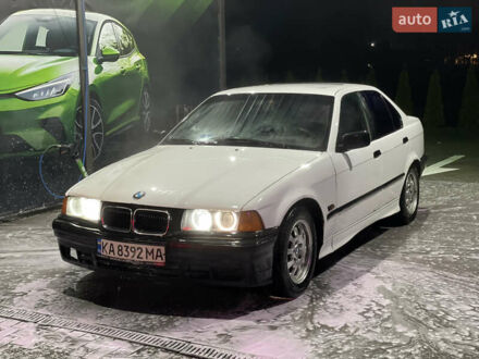 Белый БМВ 3 Серия, объемом двигателя 1.6 л и пробегом 270 тыс. км за 1800 $, фото 1 на Automoto.ua