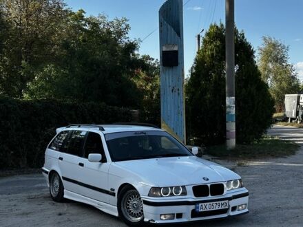 Белый БМВ 3 Серия, объемом двигателя 2.8 л и пробегом 326 тыс. км за 4350 $, фото 1 на Automoto.ua