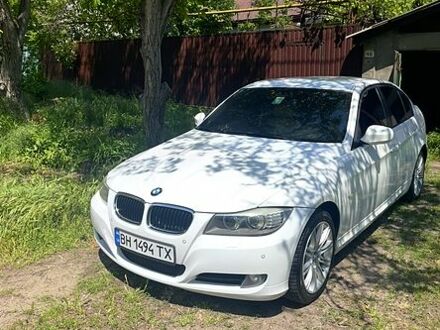Белый БМВ 3 Серия, объемом двигателя 2 л и пробегом 210 тыс. км за 8900 $, фото 1 на Automoto.ua