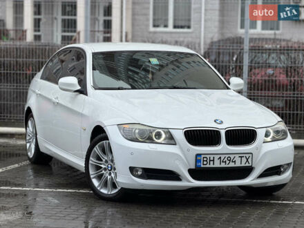 Белый БМВ 3 Серия, объемом двигателя 2 л и пробегом 208 тыс. км за 8900 $, фото 1 на Automoto.ua