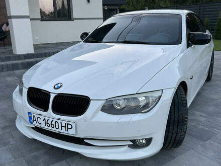 Белый БМВ 3 Серия, объемом двигателя 2 л и пробегом 157 тыс. км за 13500 $, фото 1 на Automoto.ua