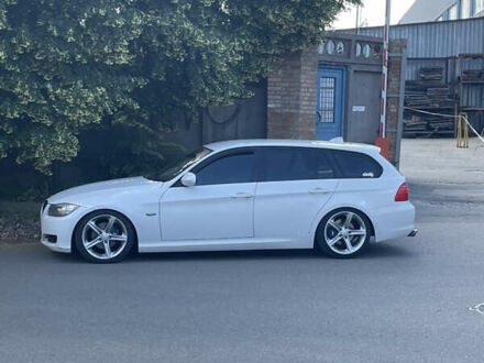 Білий БМВ 3 Серія, об'ємом двигуна 2 л та пробігом 270 тис. км за 9000 $, фото 1 на Automoto.ua