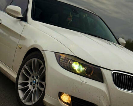 Білий БМВ 3 Серія, об'ємом двигуна 2 л та пробігом 267 тис. км за 8200 $, фото 1 на Automoto.ua