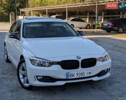 Білий БМВ 3 Серія, об'ємом двигуна 2 л та пробігом 240 тис. км за 12500 $, фото 1 на Automoto.ua