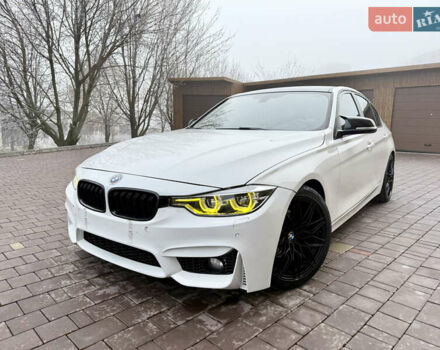 Белый БМВ 3 Серия, объемом двигателя 2 л и пробегом 175 тыс. км за 13999 $, фото 1 на Automoto.ua