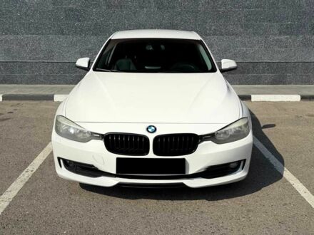 Белый БМВ 3 Серия, объемом двигателя 2 л и пробегом 149 тыс. км за 12500 $, фото 1 на Automoto.ua