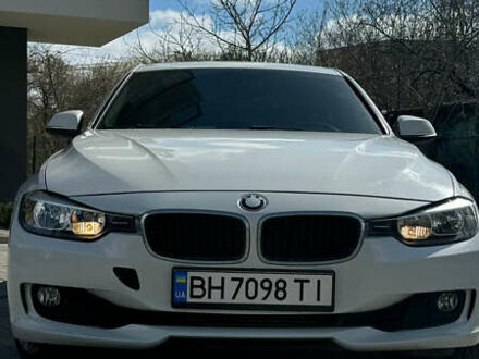 Белый БМВ 3 Серия, объемом двигателя 2 л и пробегом 155 тыс. км за 13299 $, фото 1 на Automoto.ua